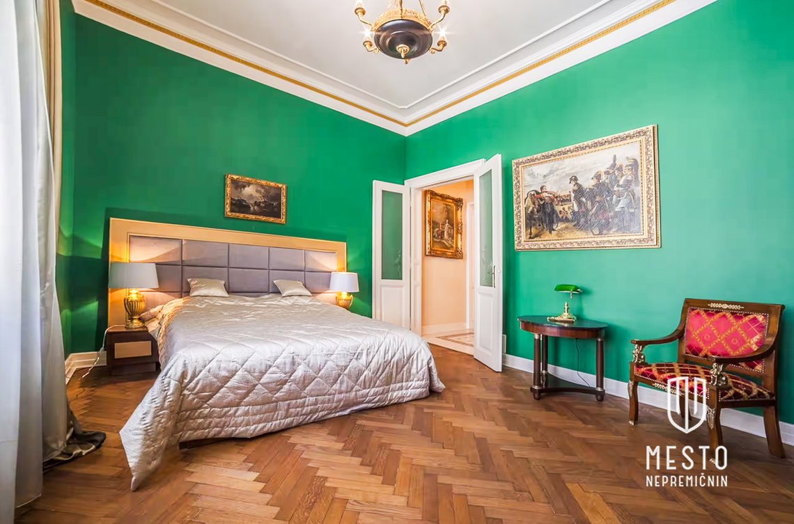 Štirisobno stanovanje na Cankarjevem nabrežju, s pogledom na Tromostovje (3/3 nadstropje, l. 1897, v celoti prenovljeno in opremljeno l. 2004, na voljo za vselitev z 1.11.2026) – 9