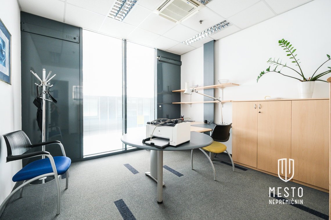 Commercial space in a business building near Bežigrad – 10
