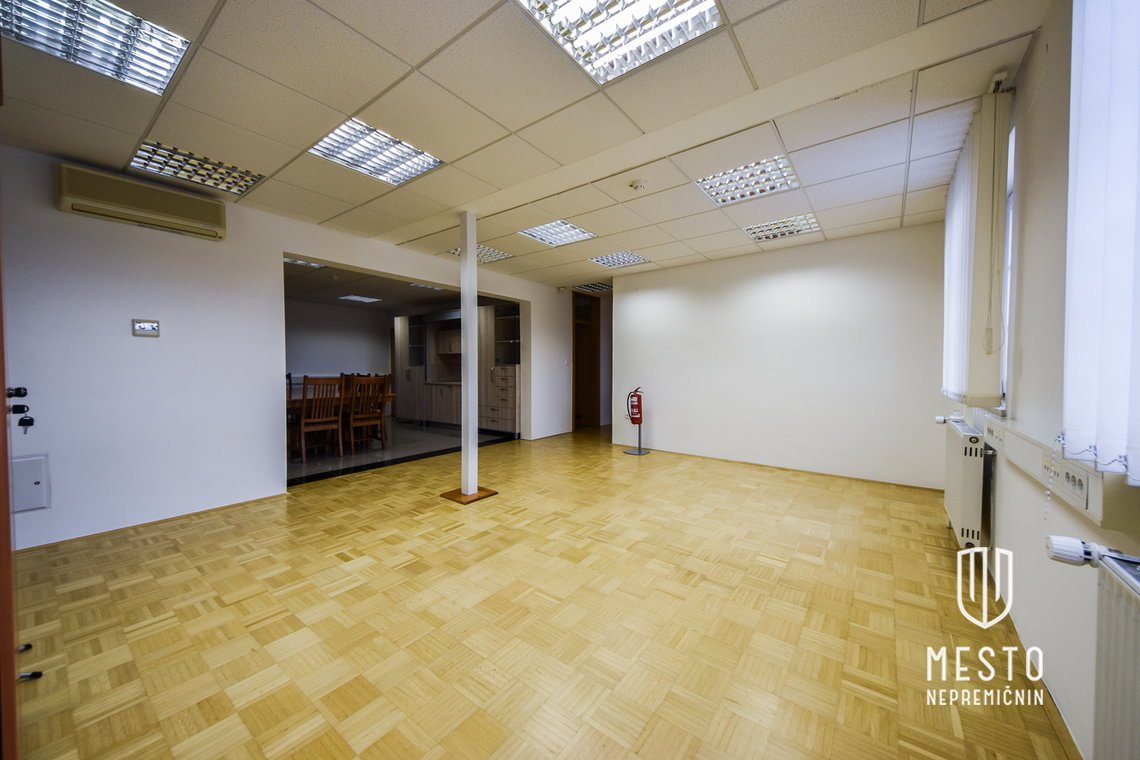 Poslovni prostori v industrijski coni Trzin – 4