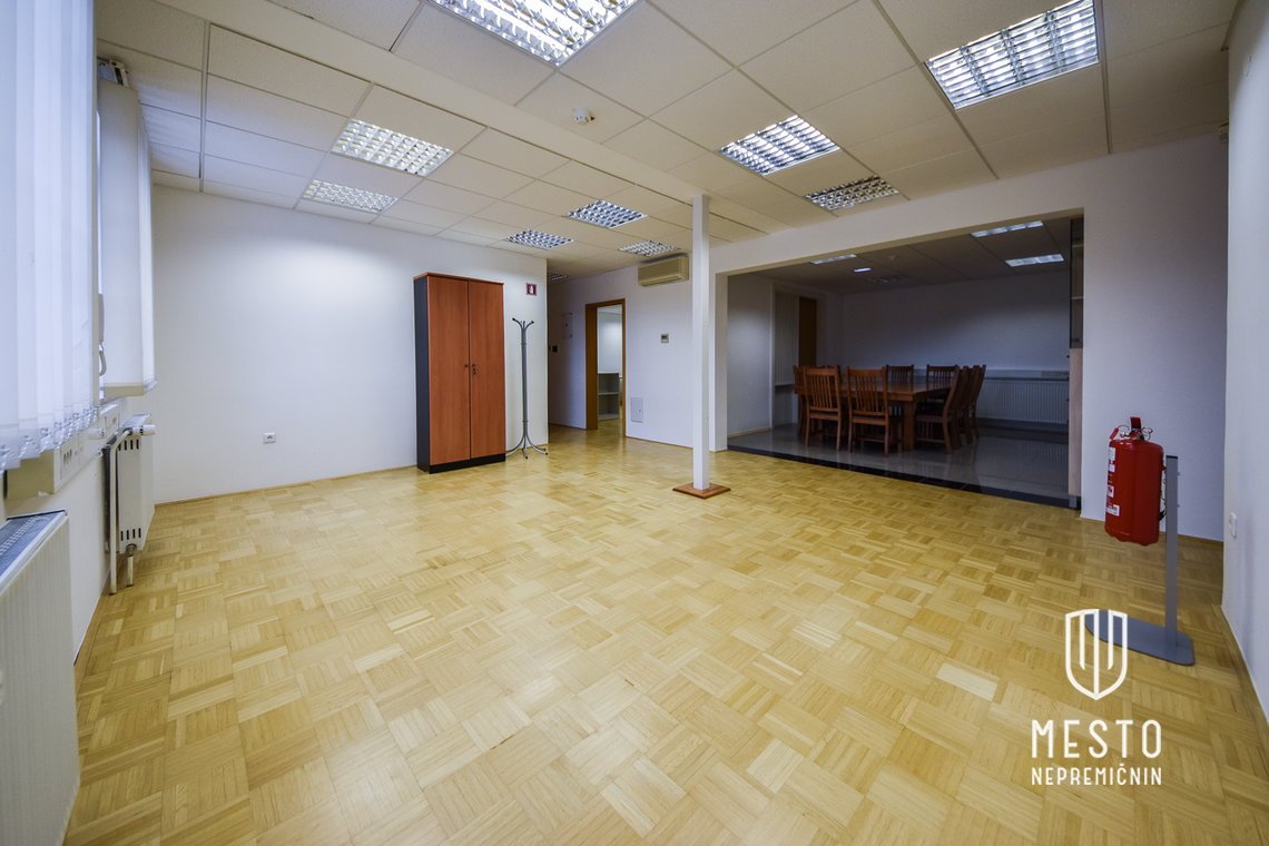 Poslovni prostori v industrijski coni Trzin – 5