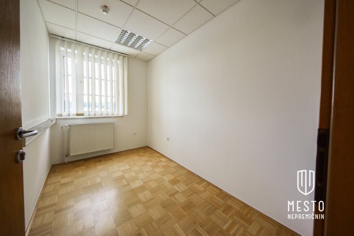 Poslovni prostori v industrijski coni Trzin – 10