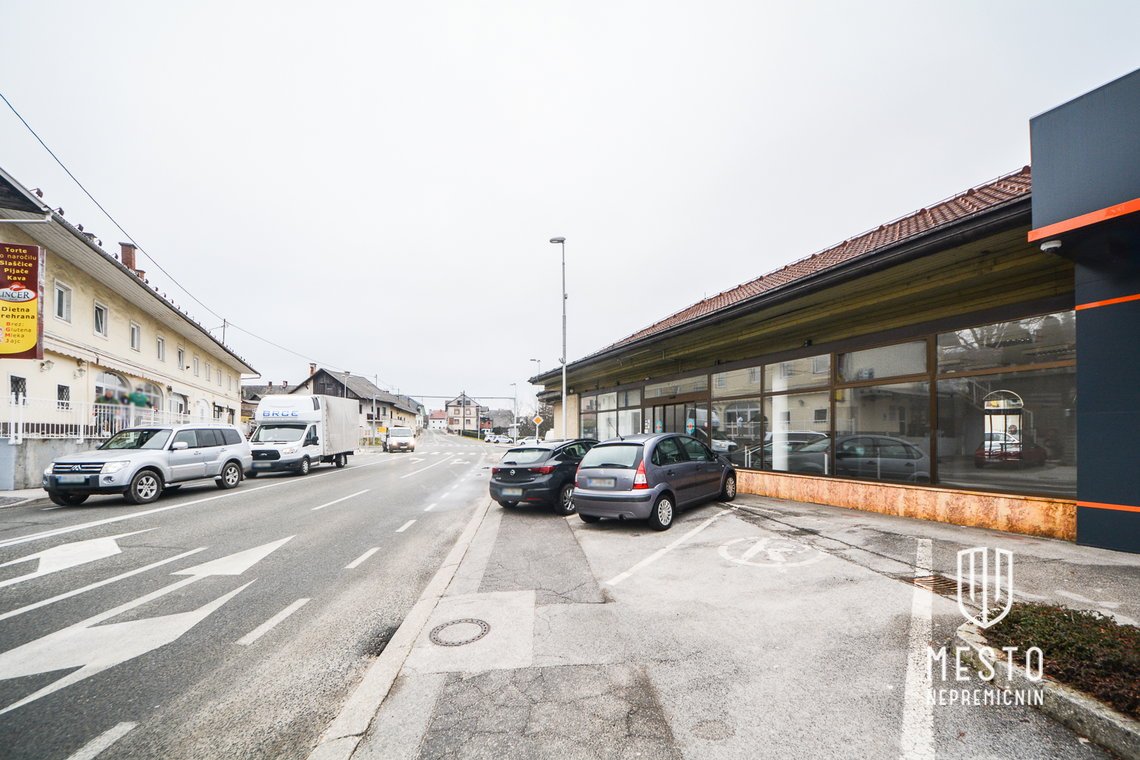 Poslovni prostor ob Alpski cesti v Lescah – 11