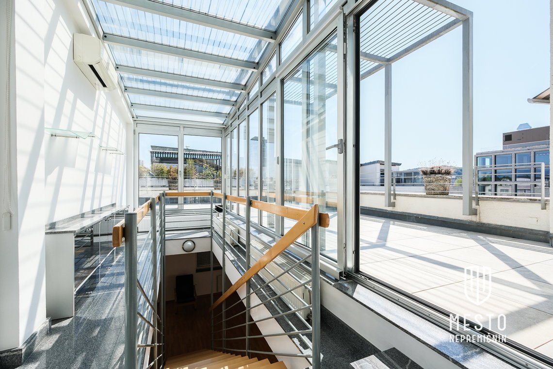 Štirisobno dupleks penthouse stanovanje v Zupančičevi jami – 13