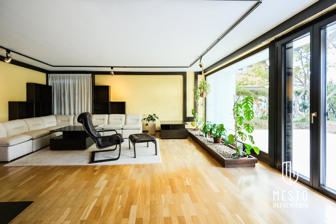 Spacious detached house in Stožice – 2