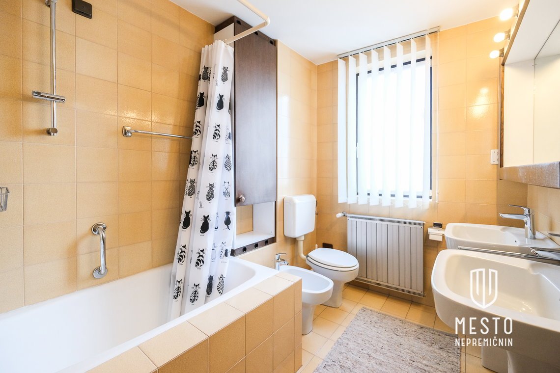 Spacious detached house in Stožice – 11