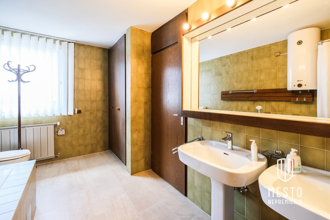 Spacious detached house in Stožice – 12