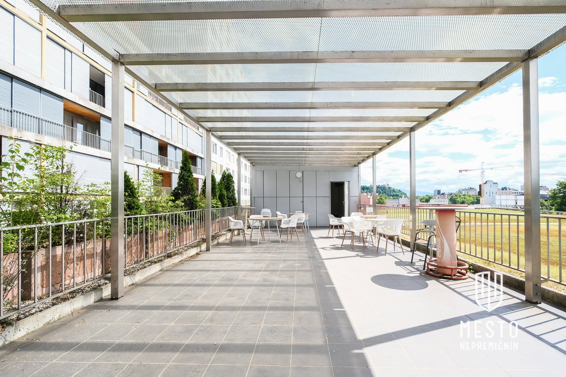 Office space in a business building near Bežigrad – 11