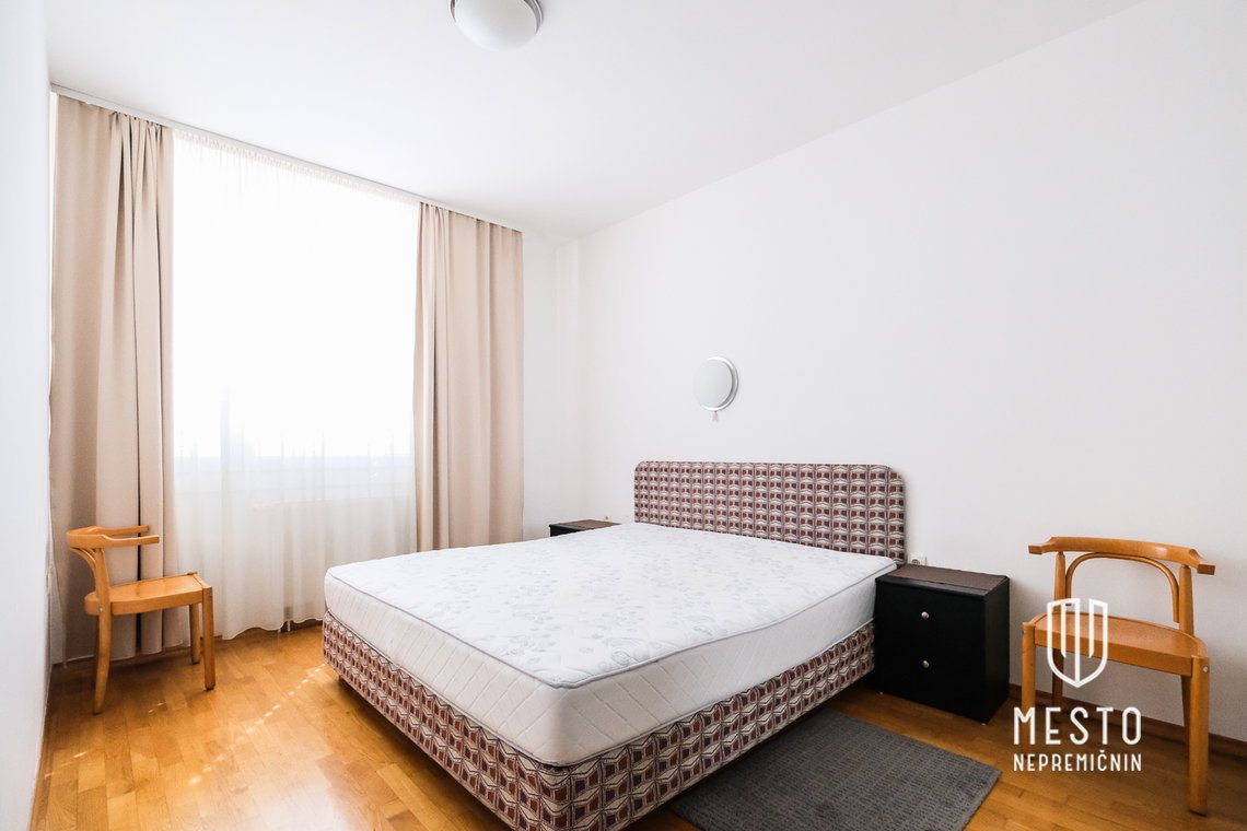 Troinpolsobno stanovanje v Zupančičevi jami – 6