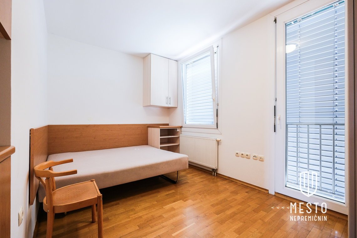 Troinpolsobno stanovanje v Zupančičevi jami – 7