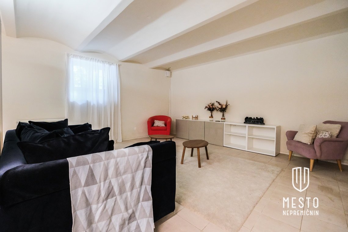 Two-bedroom apartment in a renovated bourgeois villa in Prule (Polklet, built 1920, renovated 2010) – 2