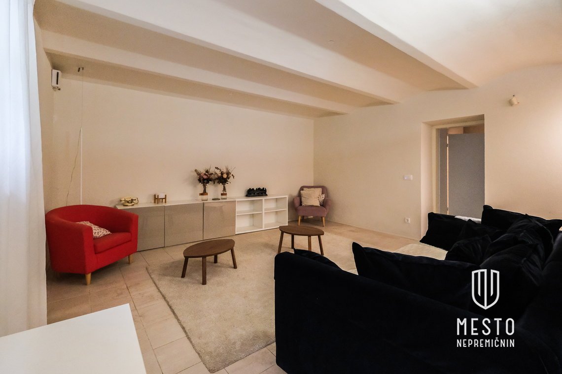 Two-bedroom apartment in a renovated bourgeois villa in Prule (Polklet, built 1920, renovated 2010) – 3