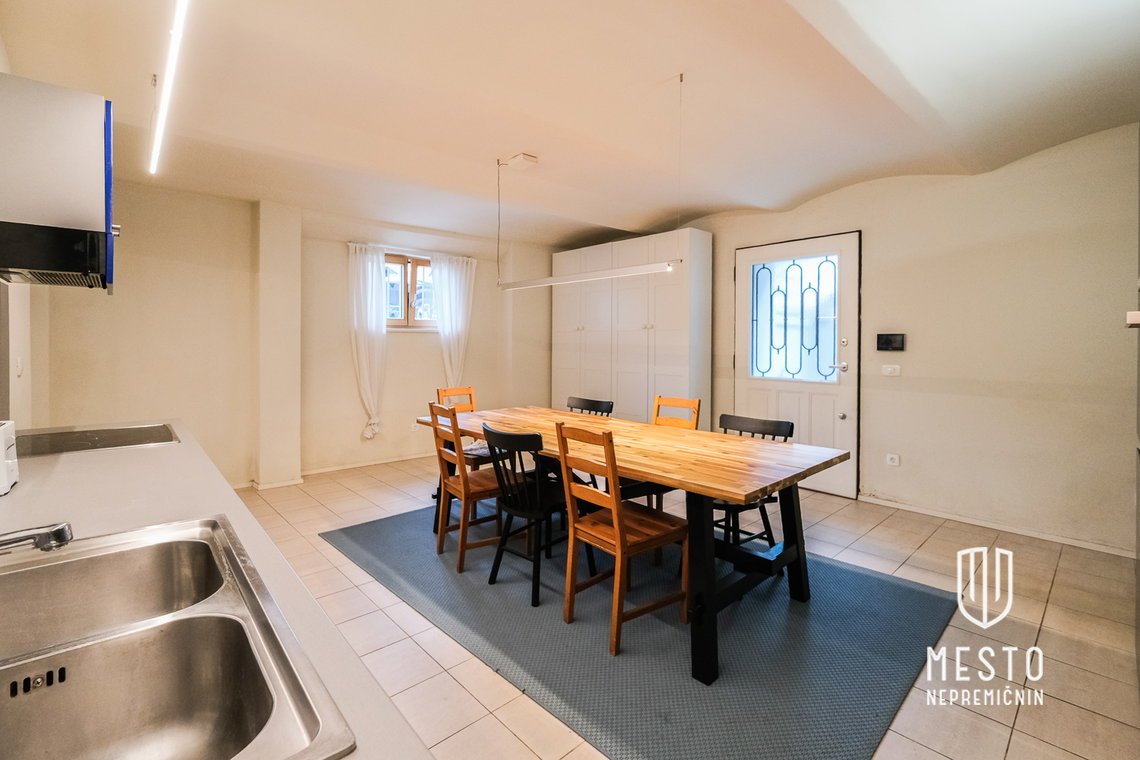 Two-bedroom apartment in a renovated bourgeois villa in Prule (Polklet, built 1920, renovated 2010) – 5