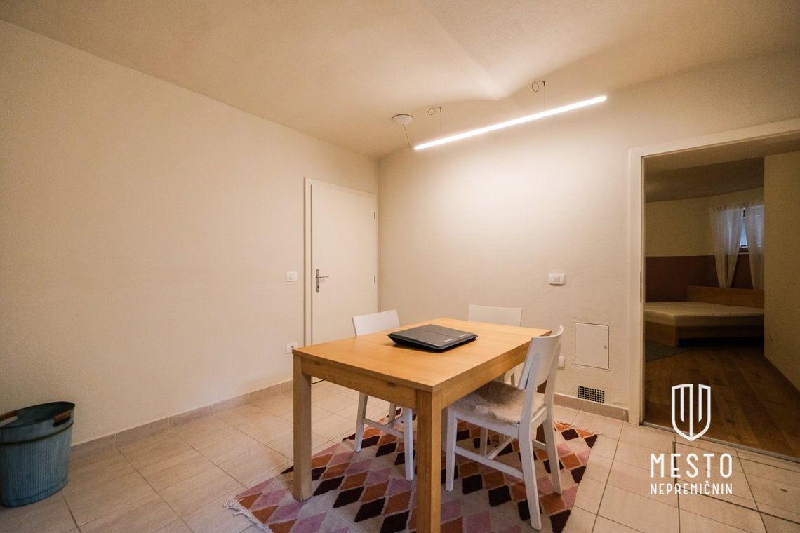 Two-bedroom apartment in a renovated bourgeois villa in Prule (Polklet, built 1920, renovated 2010) – 6