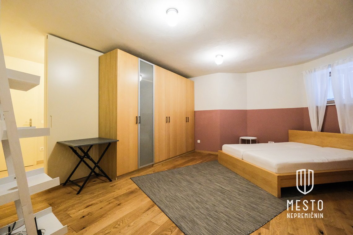 Two-bedroom apartment in a renovated bourgeois villa in Prule (Polklet, built 1920, renovated 2010) – 8