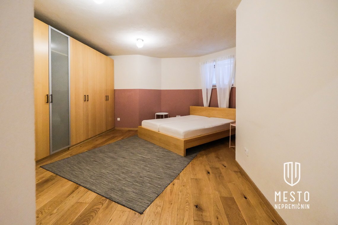 Two-bedroom apartment in a renovated bourgeois villa in Prule (Polklet, built 1920, renovated 2010) – 9