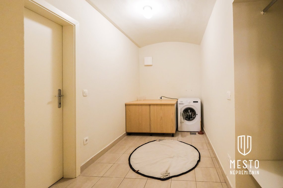 Two-bedroom apartment in a renovated bourgeois villa in Prule (Polklet, built 1920, renovated 2010) – 13
